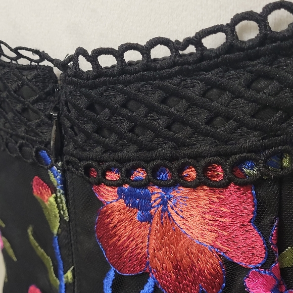 🆕️Aidan Mattox Black Floral Mini Embroidered Sheath Dress Size 6 - Picture 8 of 15